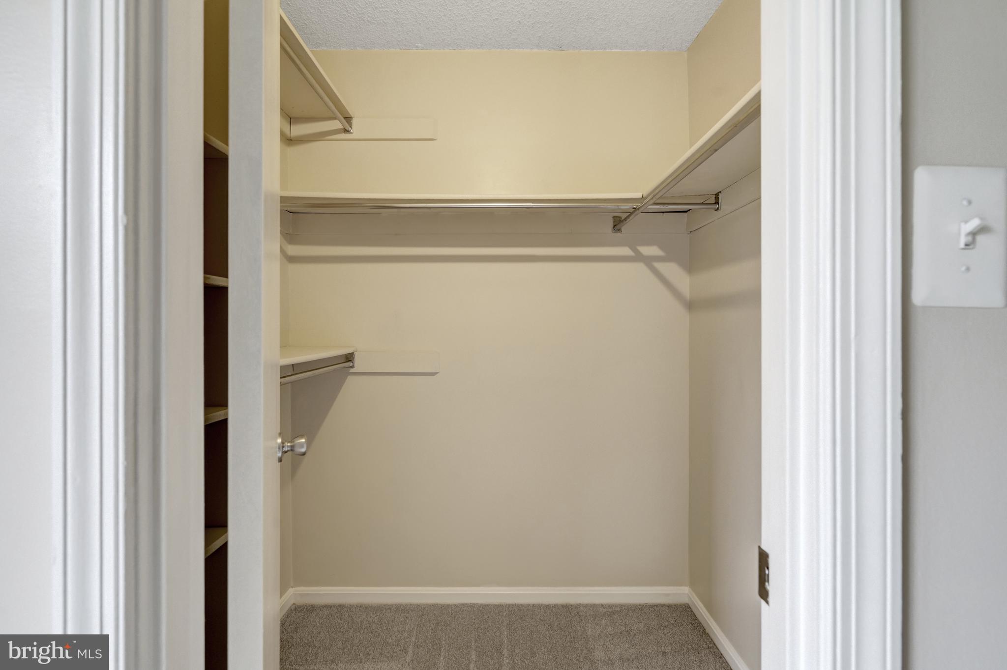 VISTAS OF VIENNA CONDOMINIUMS - Residential