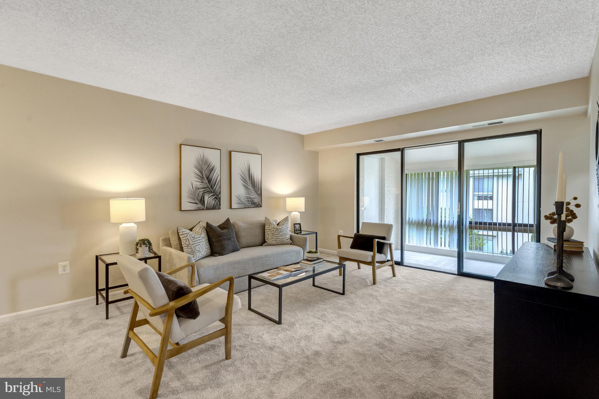 VISTAS OF VIENNA CONDOMINIUMS - Residential