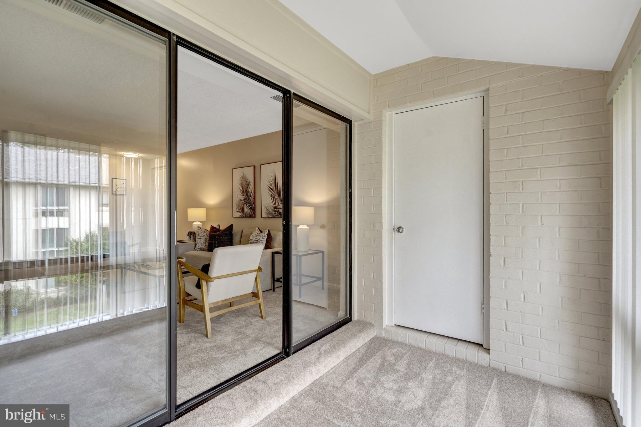 VISTAS OF VIENNA CONDOMINIUMS - Residential