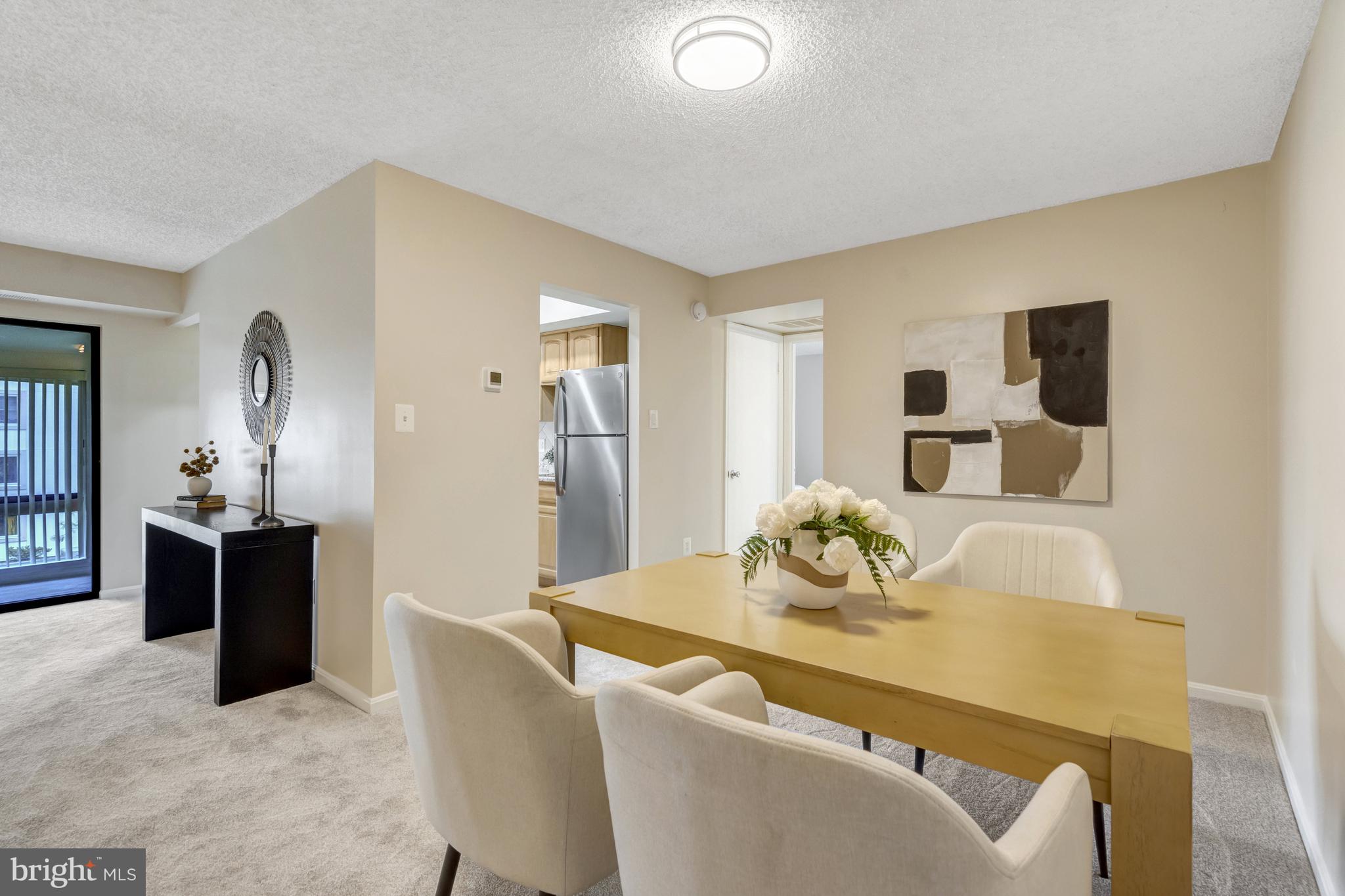 VISTAS OF VIENNA CONDOMINIUMS - Residential