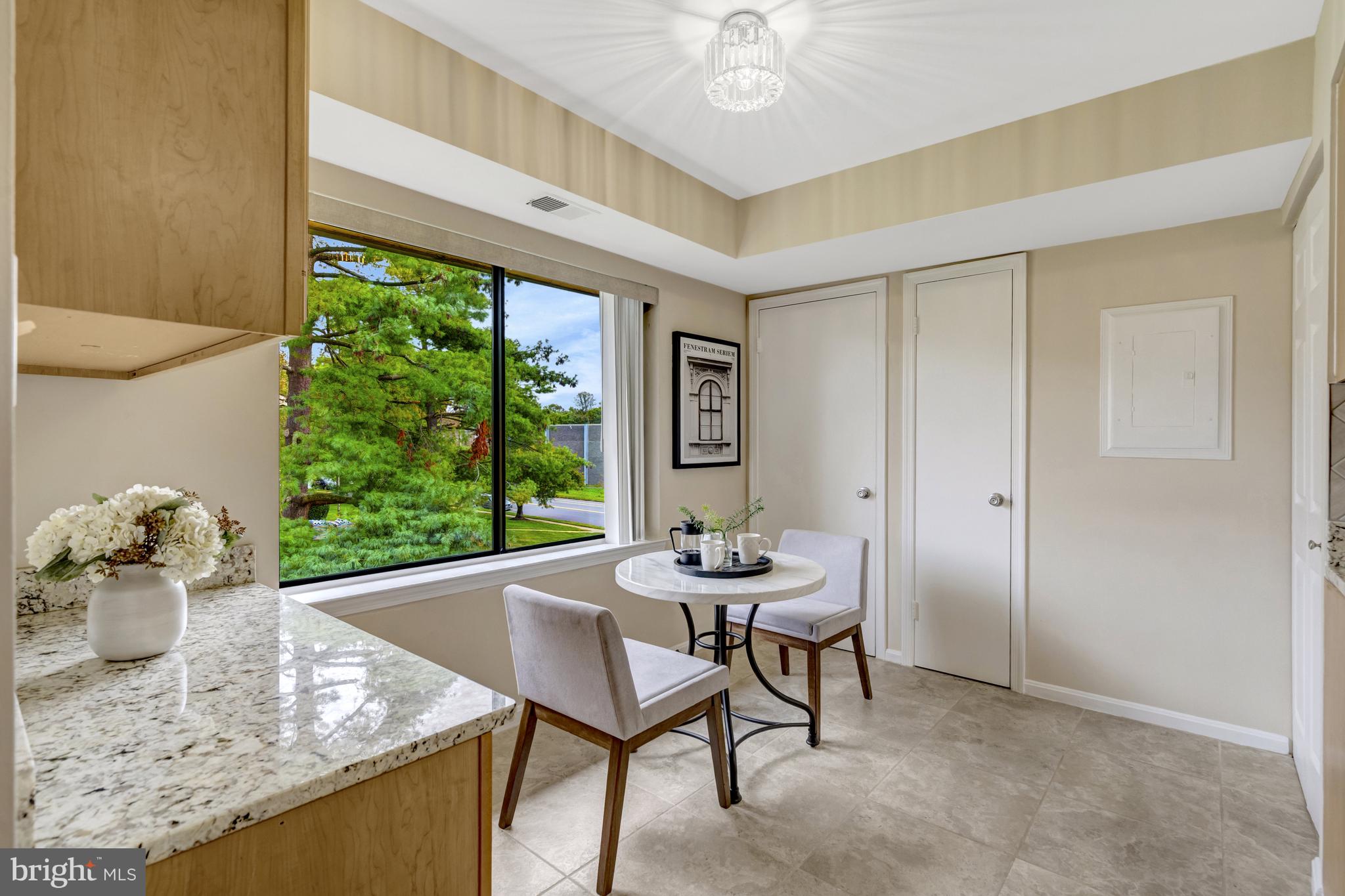 VISTAS OF VIENNA CONDOMINIUMS - Residential