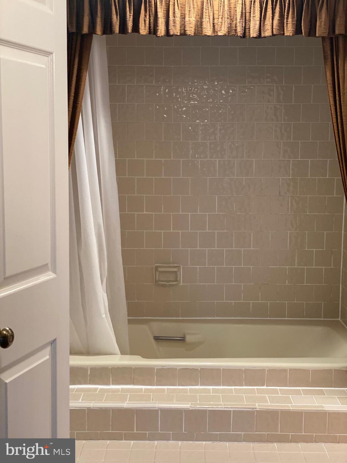 AL MARAH - Residential Lease