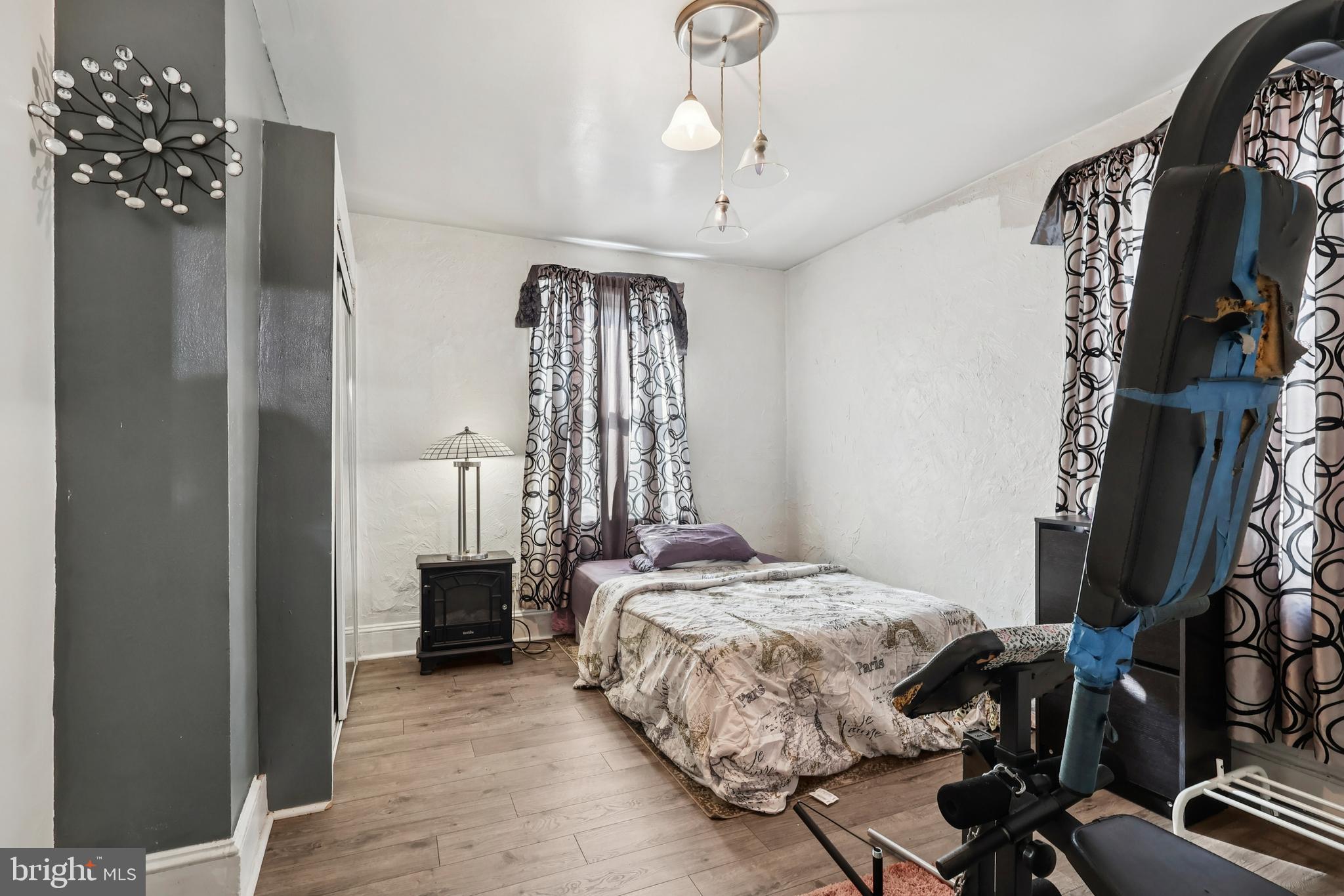 PHILADELPHIA (WEST) - Residential