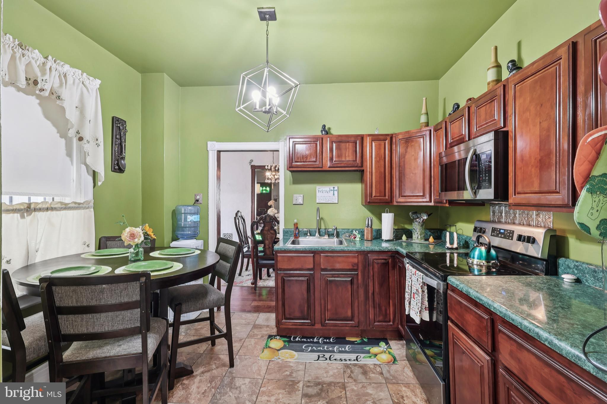 PHILADELPHIA (WEST) - Residential