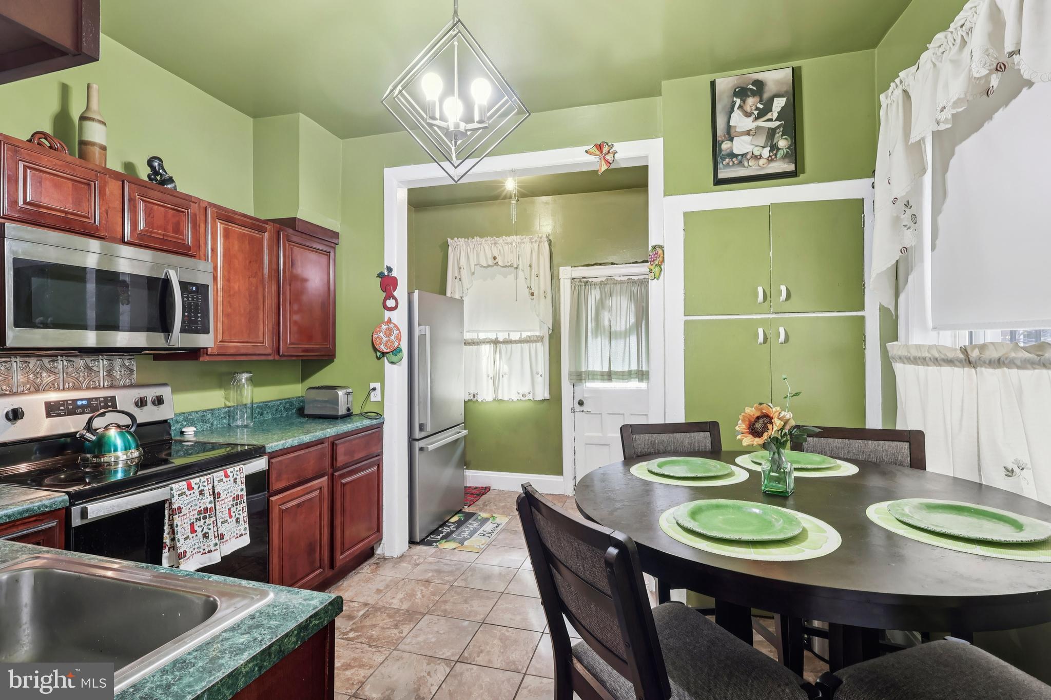 PHILADELPHIA (WEST) - Residential