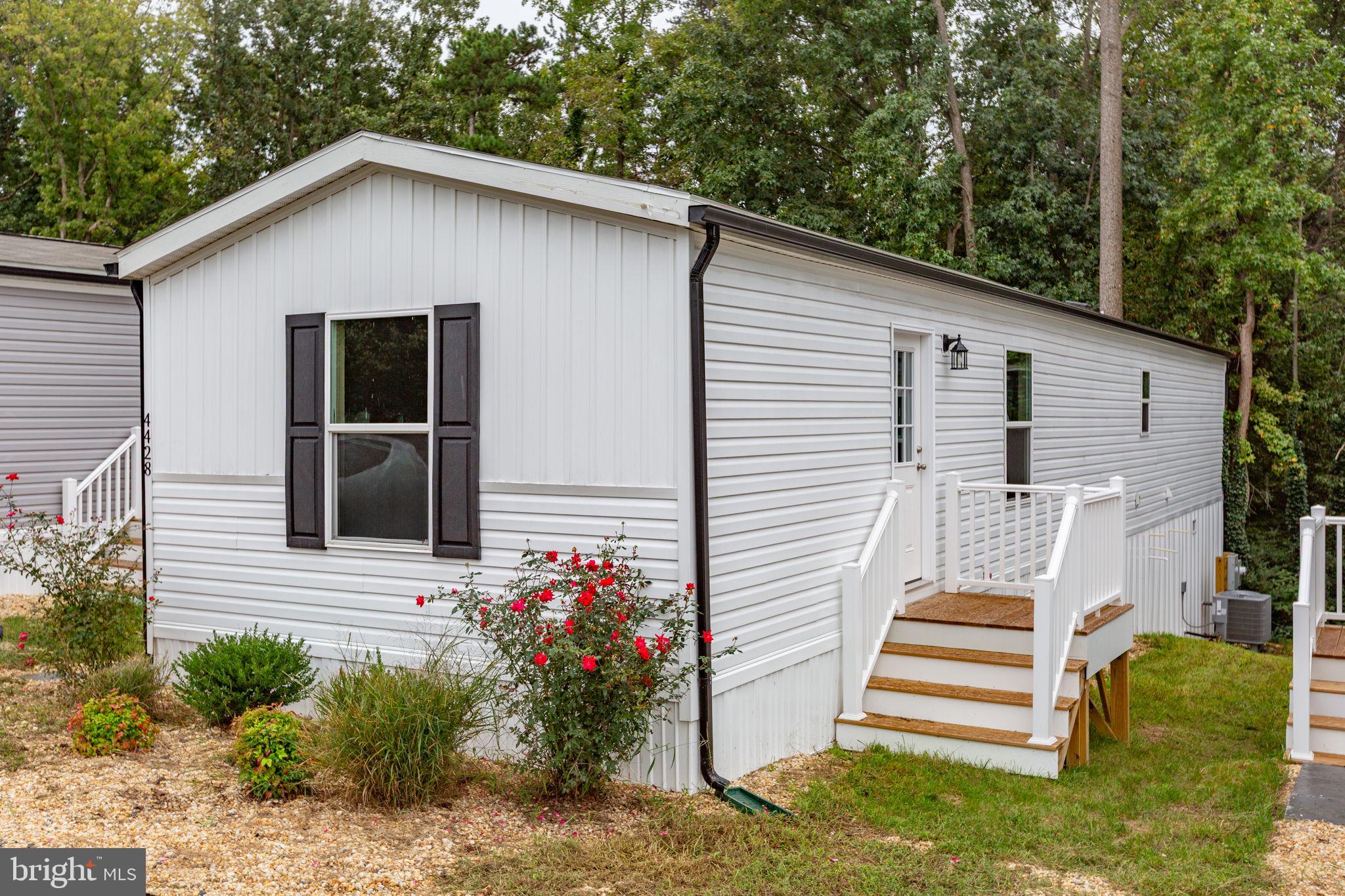 4434 HOTCHKISS STREET