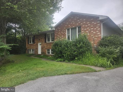 832 CHANTER DRIVE WESTMINSTER MD 21157