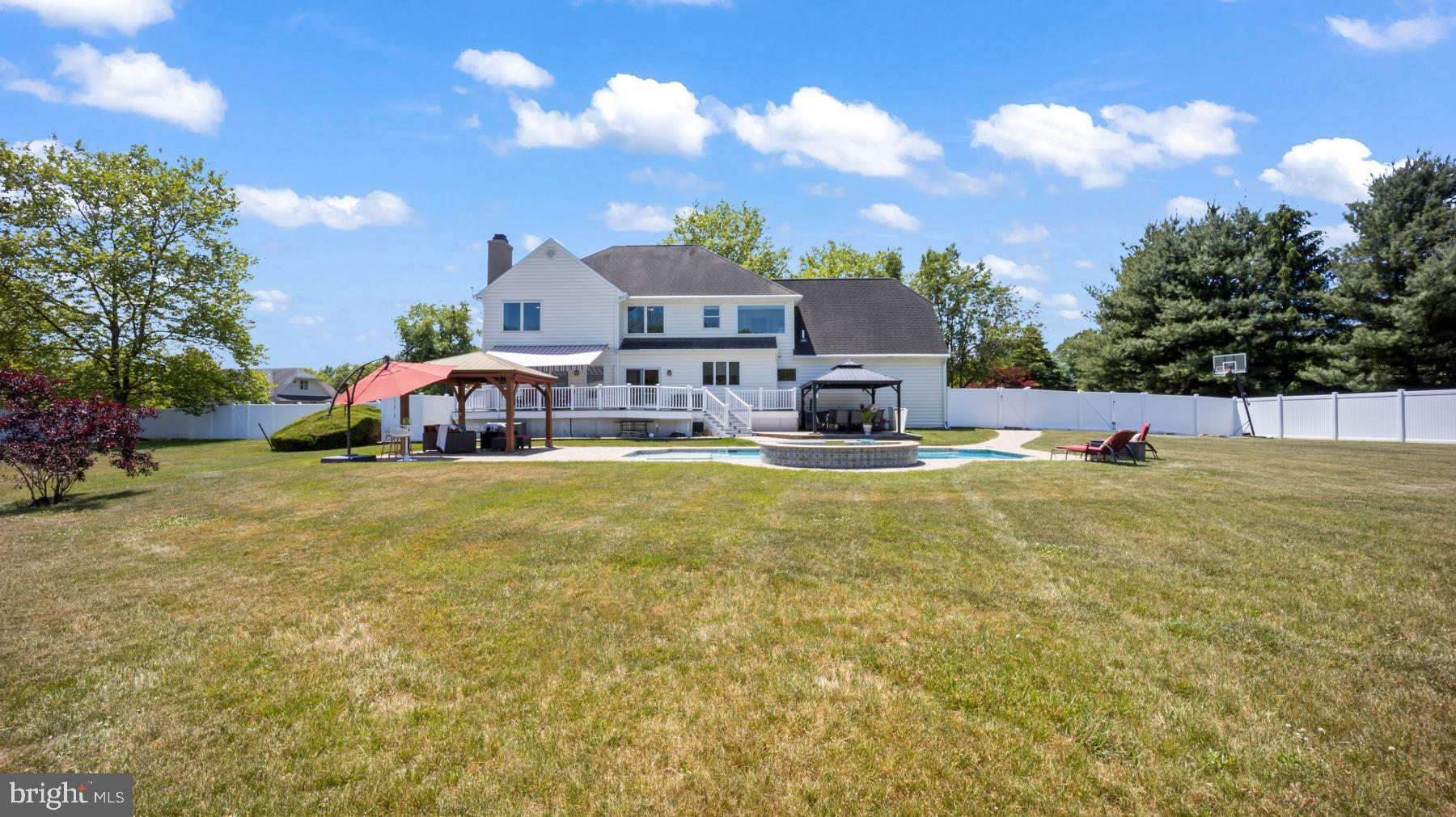 CANAL WALK - Residential