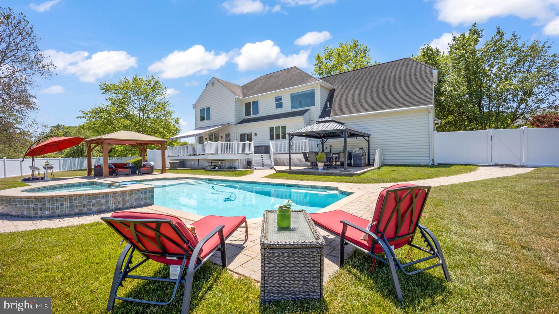 CANAL WALK - Residential