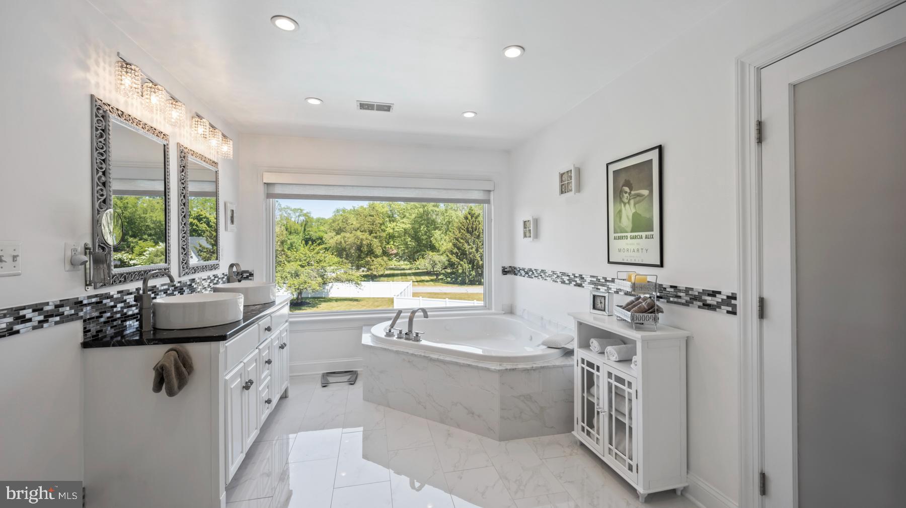 CANAL WALK - Residential