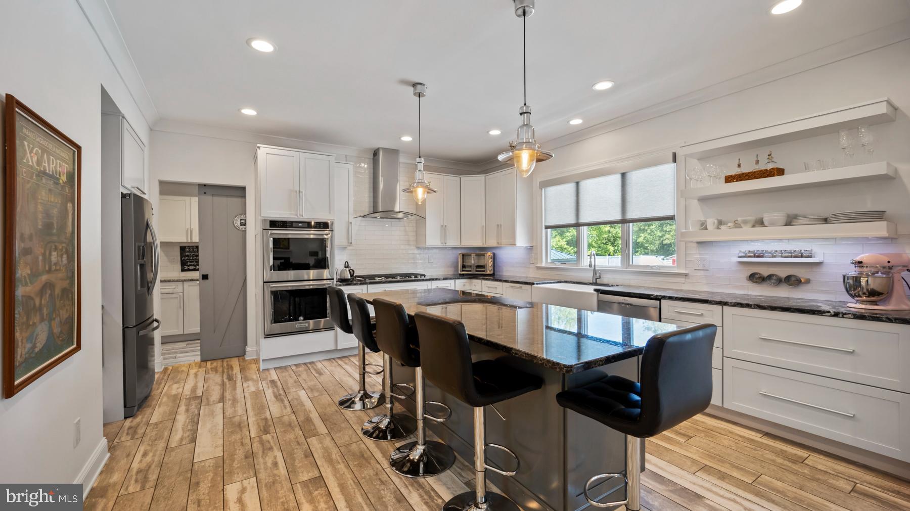 CANAL WALK - Residential