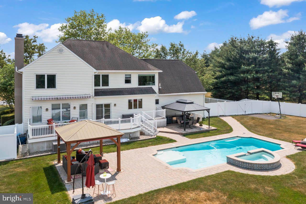 CANAL WALK - Residential