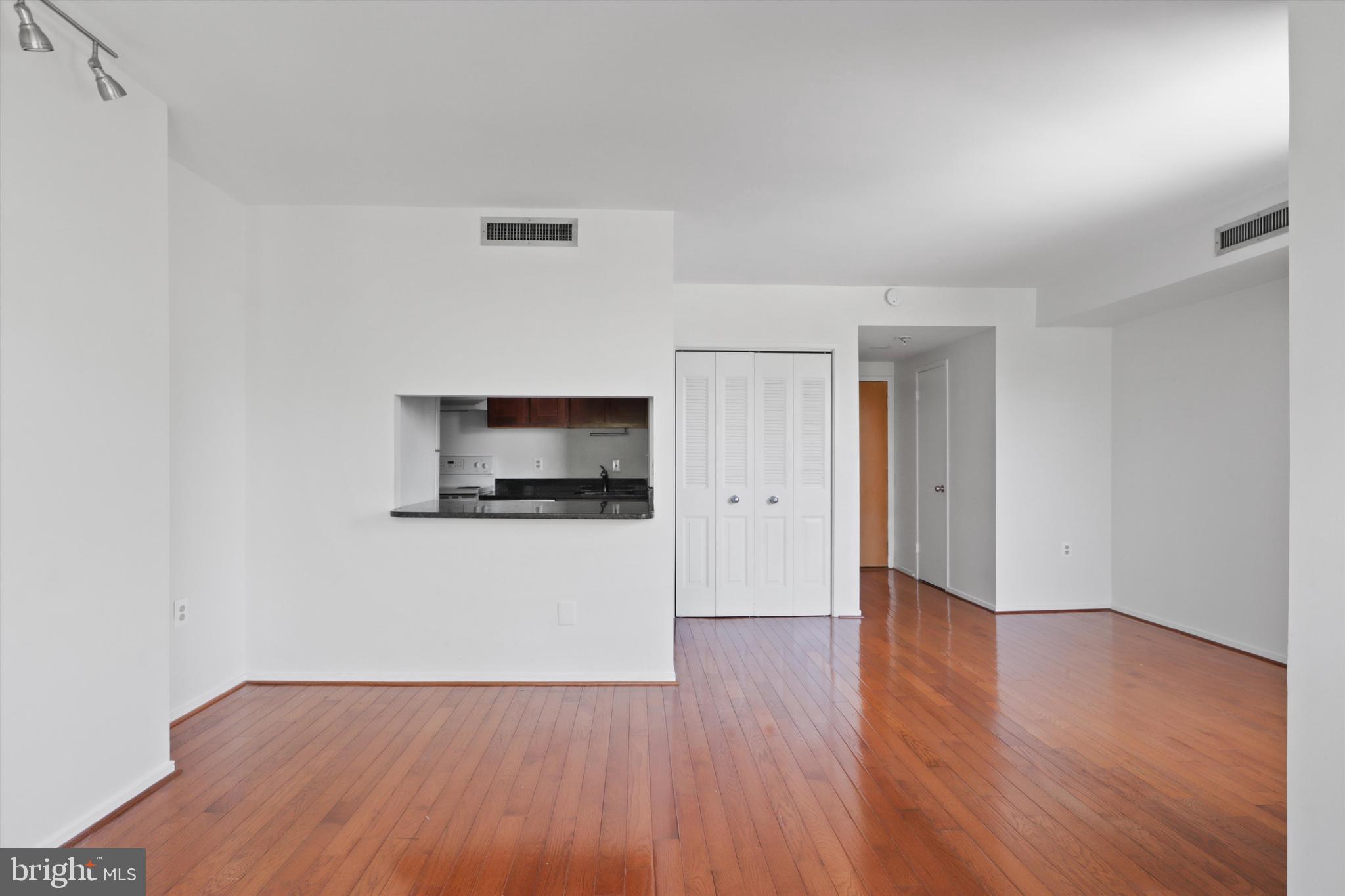 MOUNT PLEASANT - Residential Lease