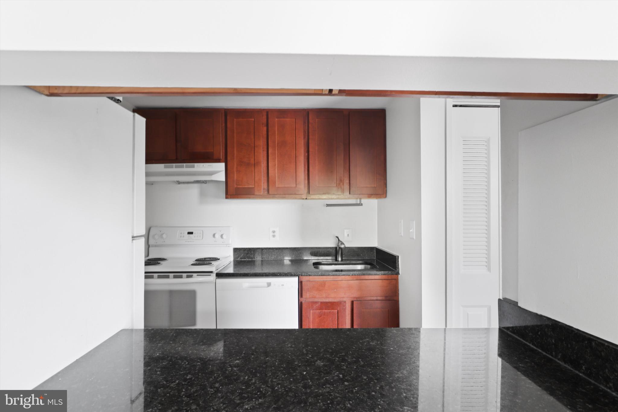 MOUNT PLEASANT - Residential Lease