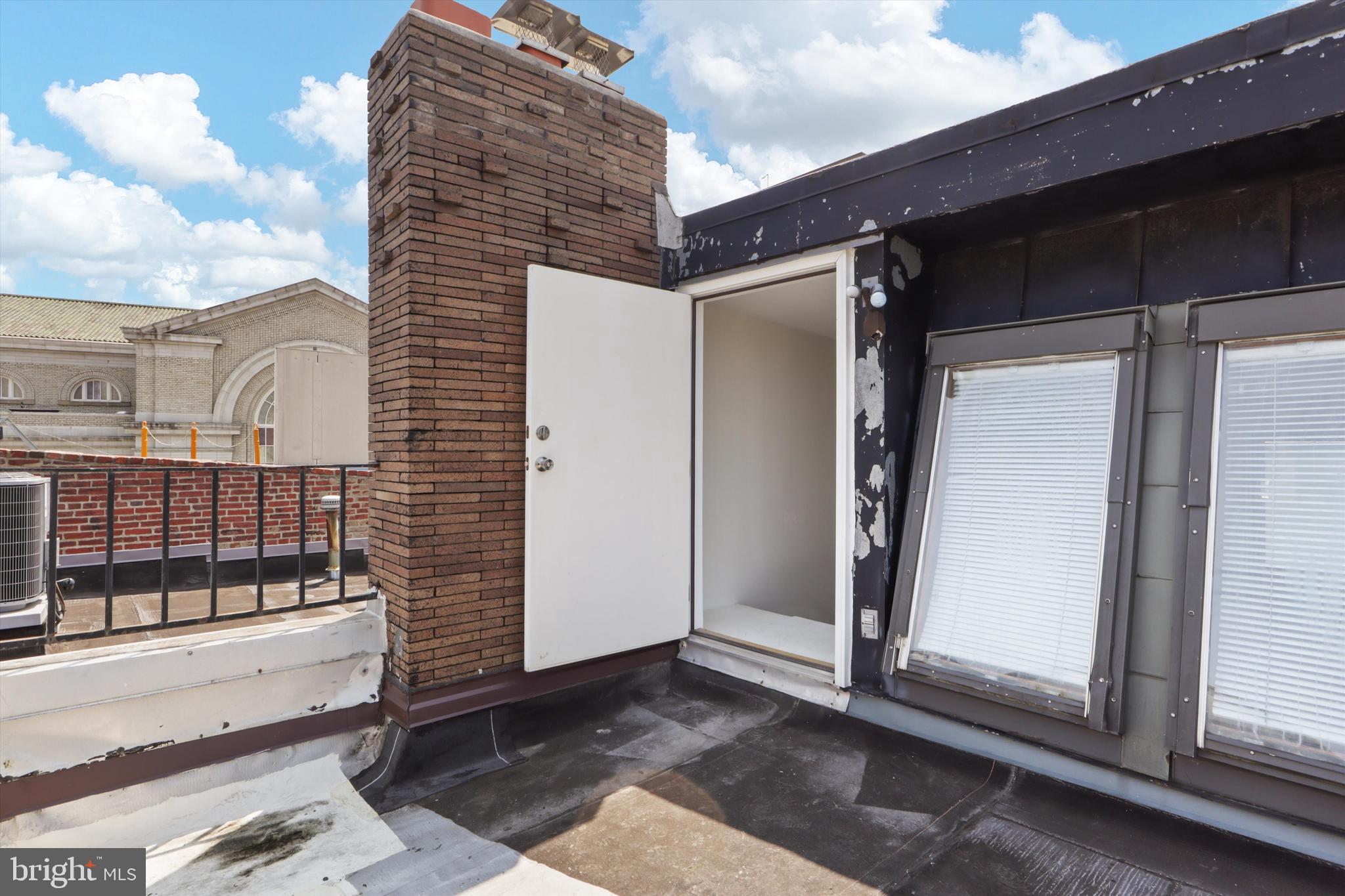 MOUNT PLEASANT - Residential Lease