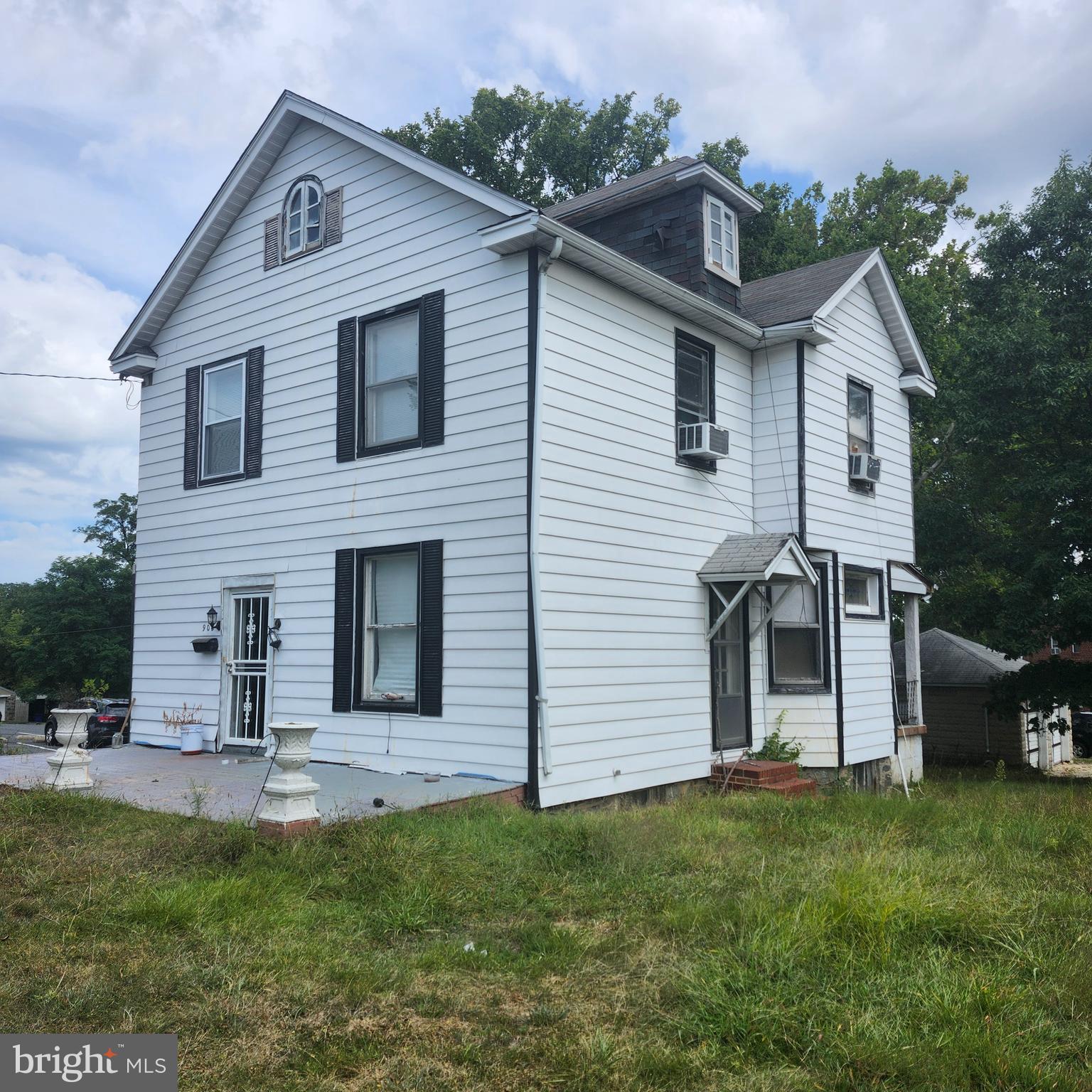 WEST HILLS - Residential