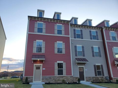 Photo of 304 Faversham Pl, FREDERICK, MD 21701 (MLS # MDFR2076100)