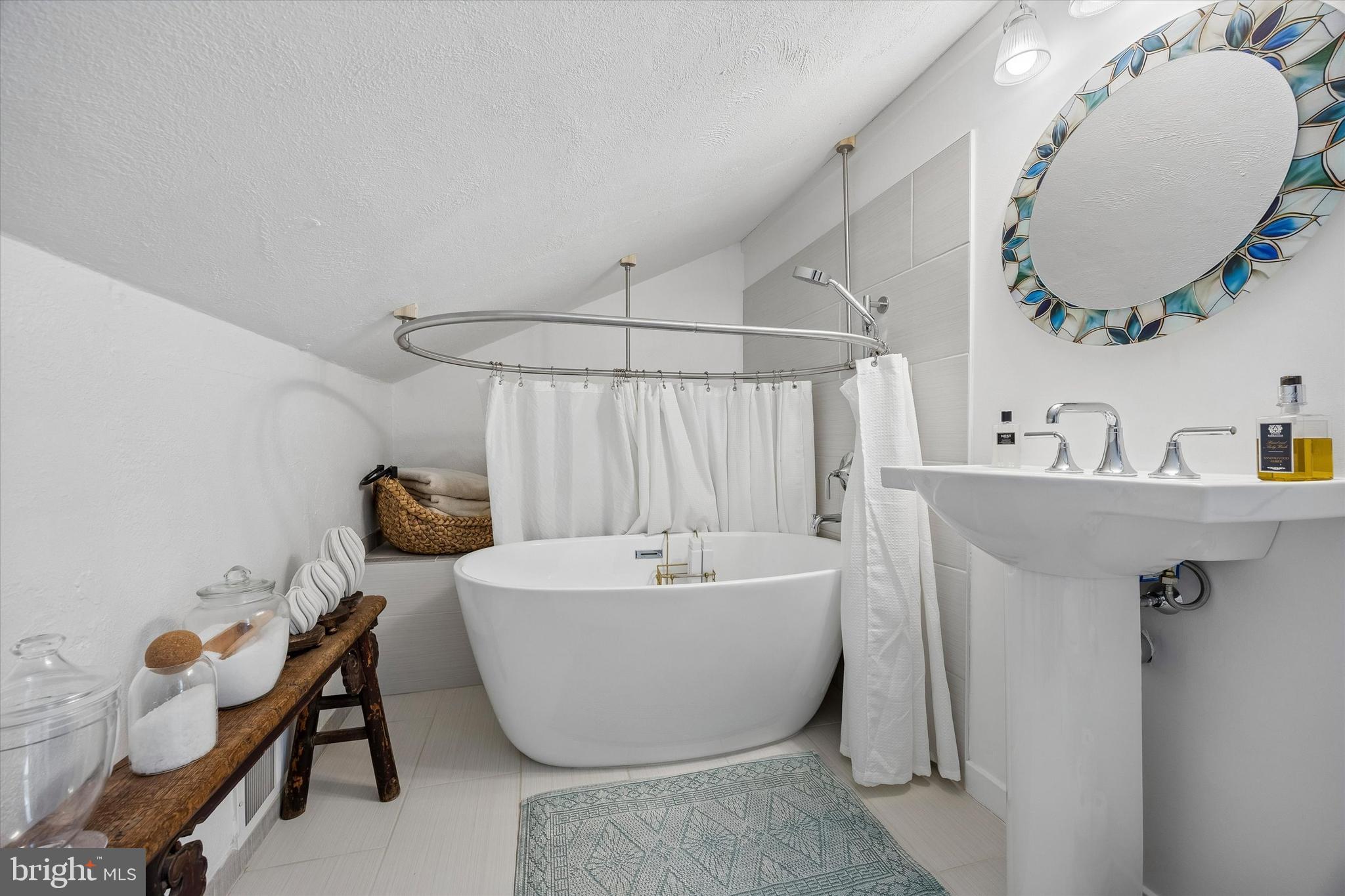 LLANERCH - Residential