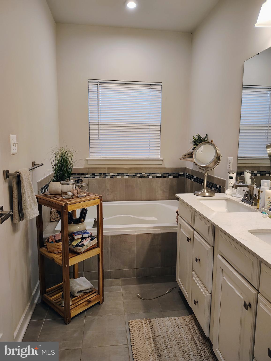 LAKE LINGANORE OAKDALE - Residential Lease