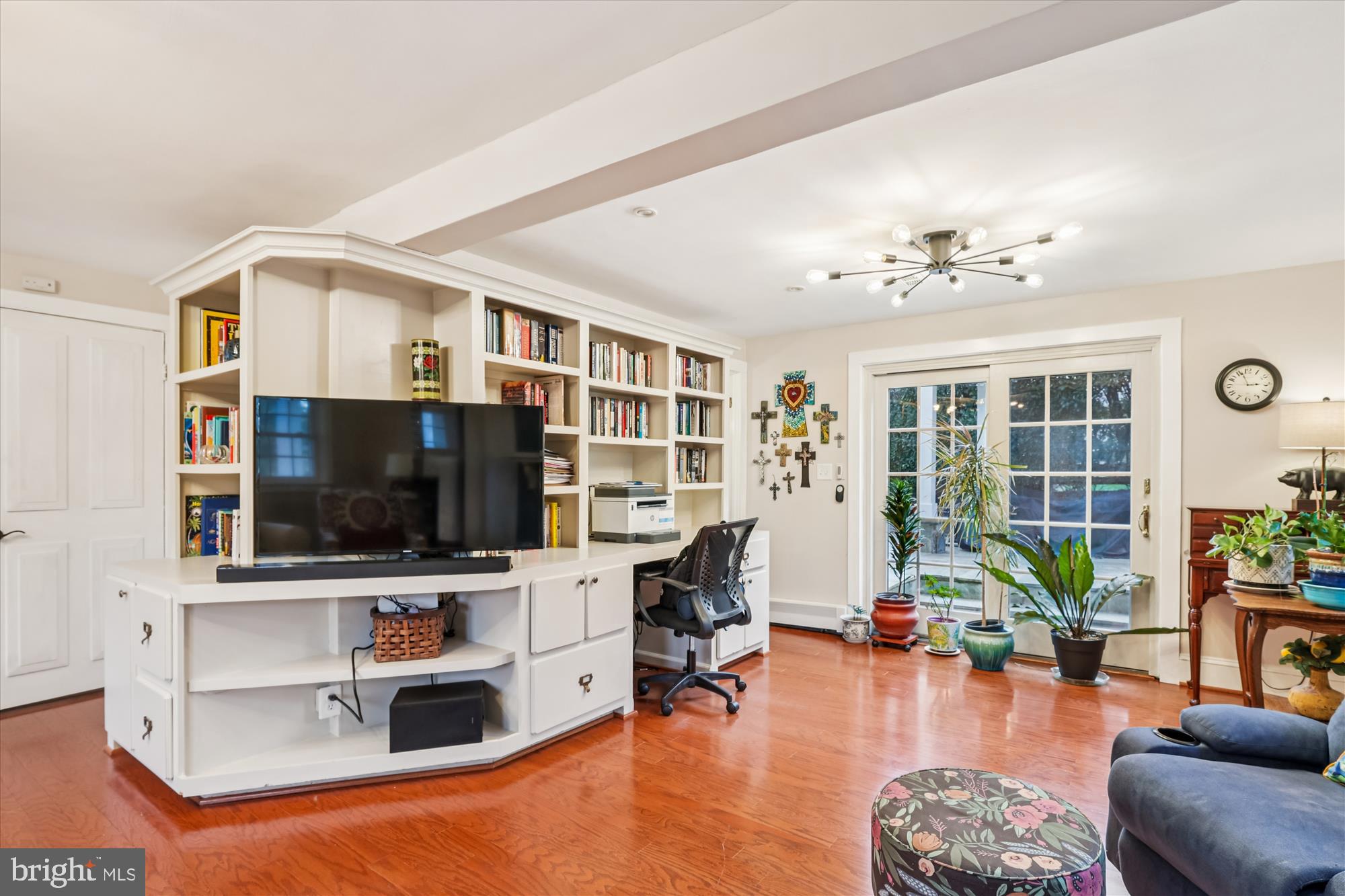 VALEWOOD MANOR - Residential