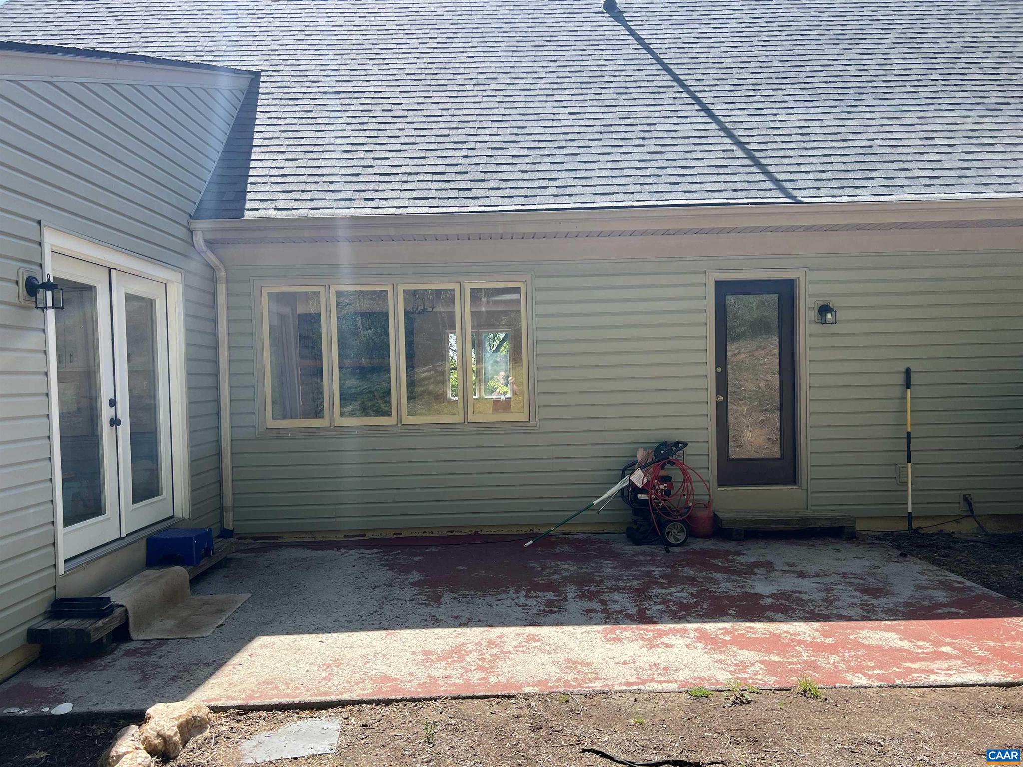 UNKNOWN - Residential Lease