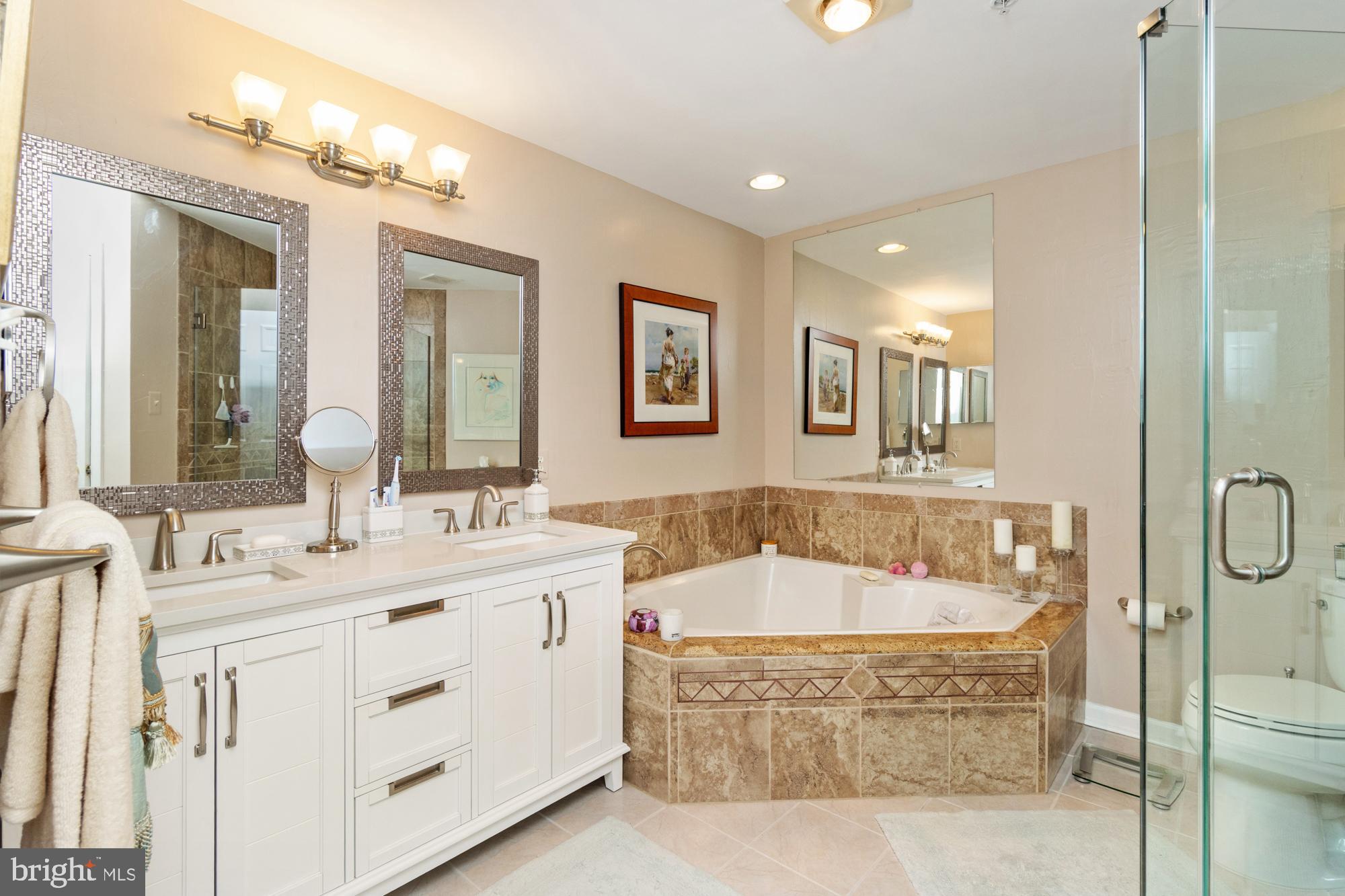 GREY ROCK VILLAS - Residential