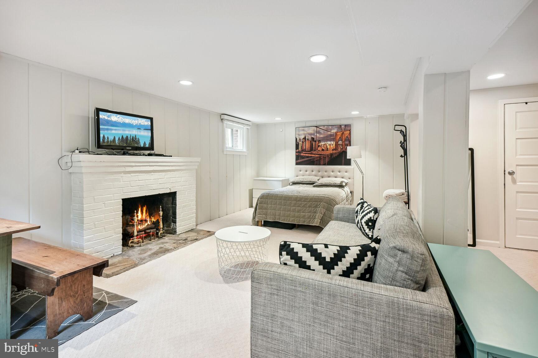 CHEVY CHASE - Residential