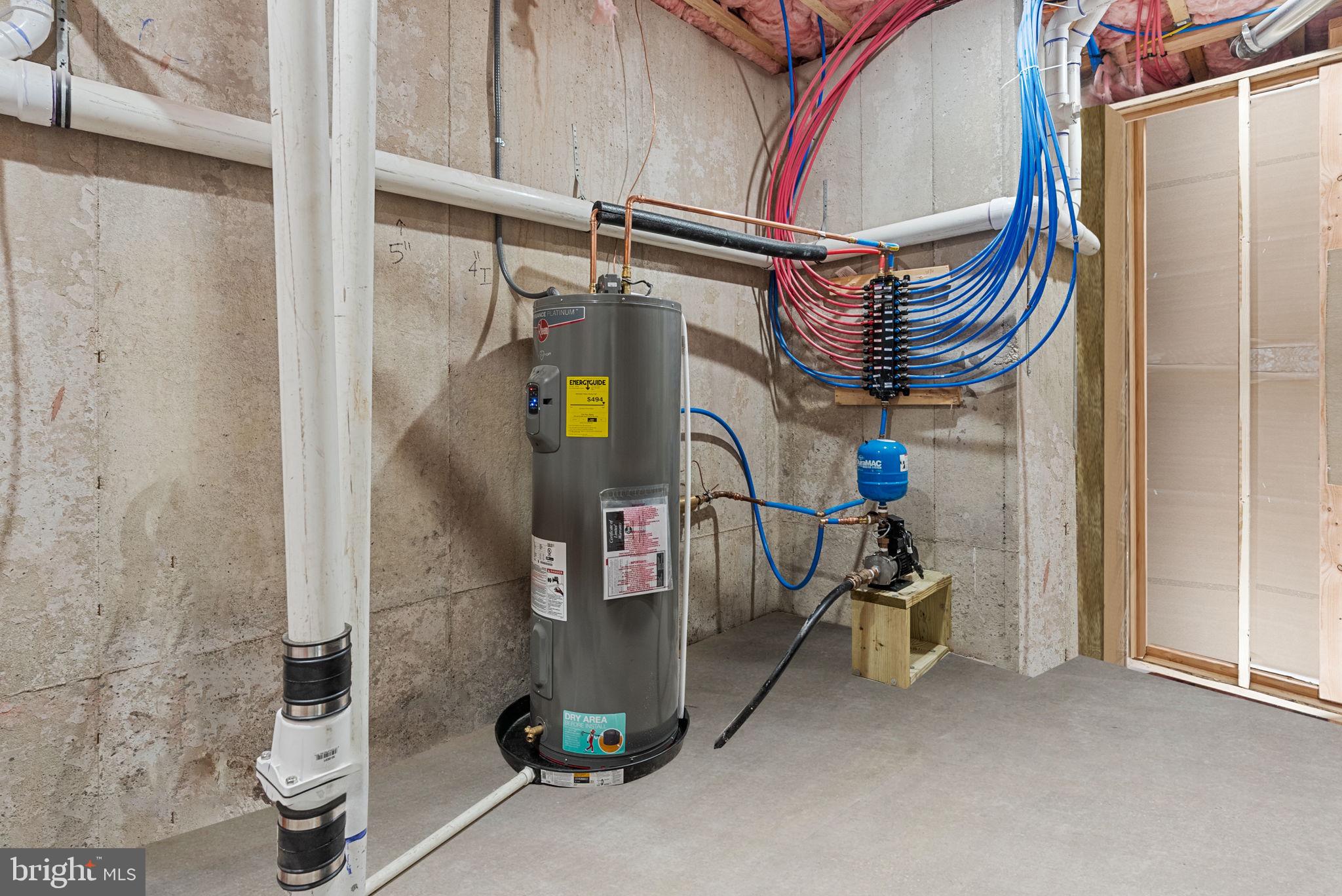 BIG BOULDER LAKE - Residential