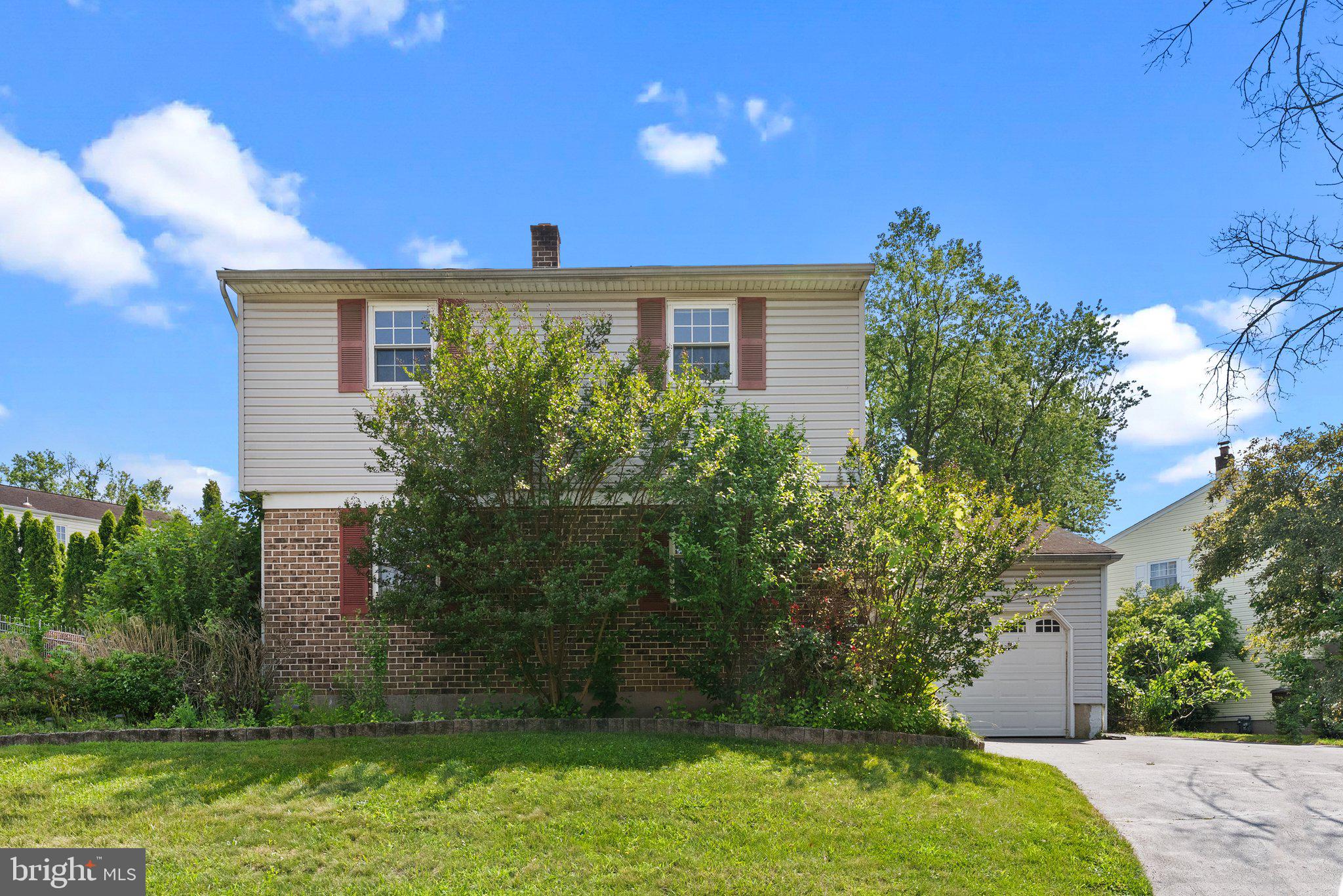320 THOMAS DRIVE