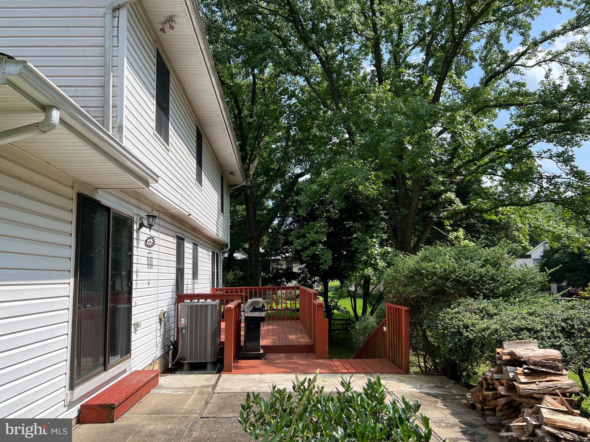 VILLAGE OF OWEN BROWN - Residential Lease