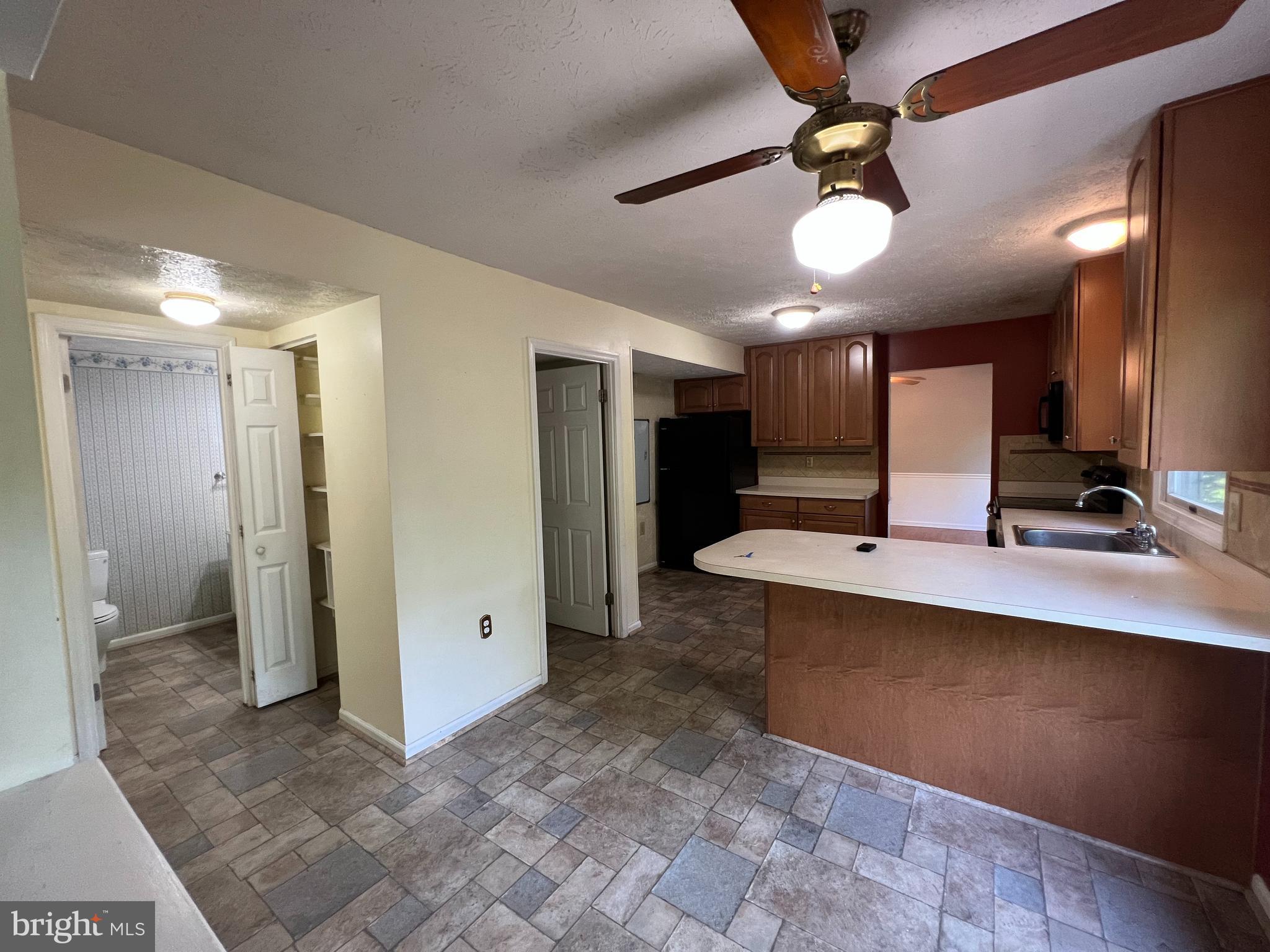 VILLAGE OF OWEN BROWN - Residential Lease