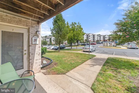 9552 Cannoneer Court Unit 204, Manassas, VA MLS: VAMN2008174