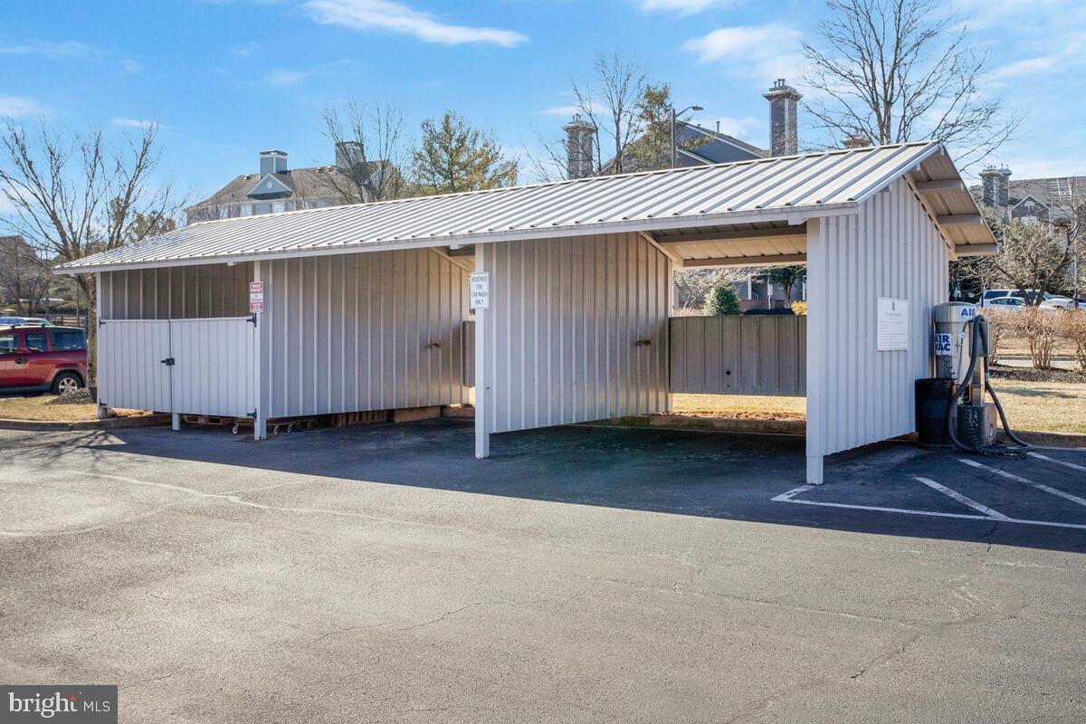 SEVEN OAKS - Residential