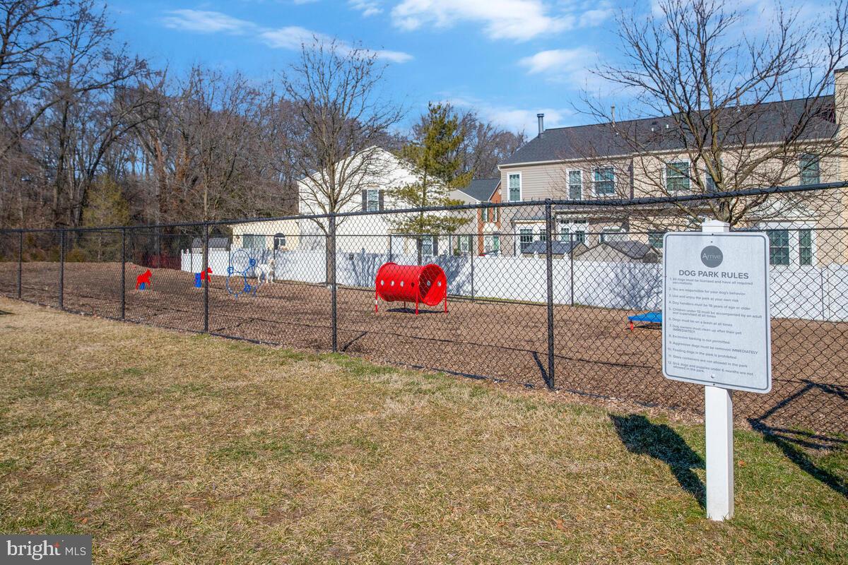 SEVEN OAKS - Residential