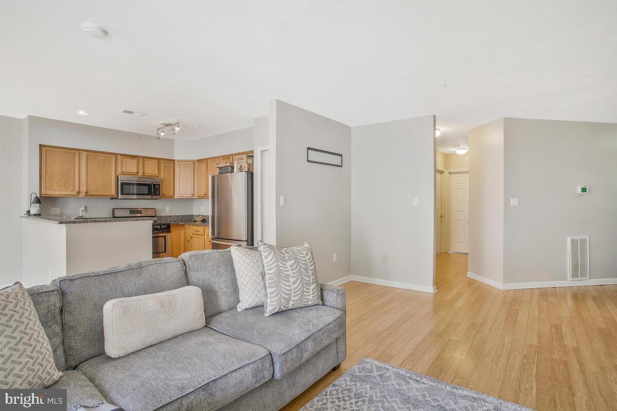 SEVEN OAKS - Residential