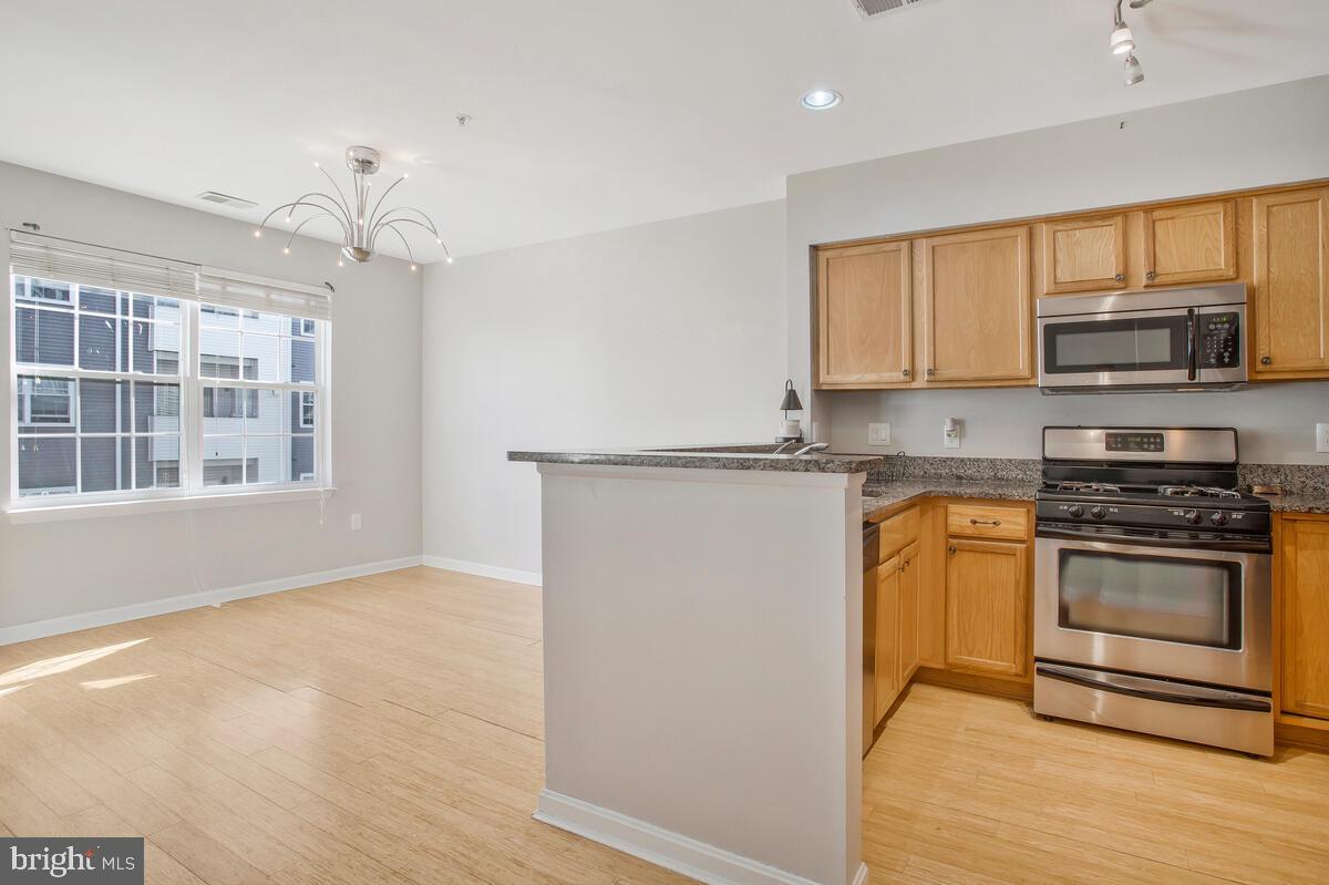 SEVEN OAKS - Residential