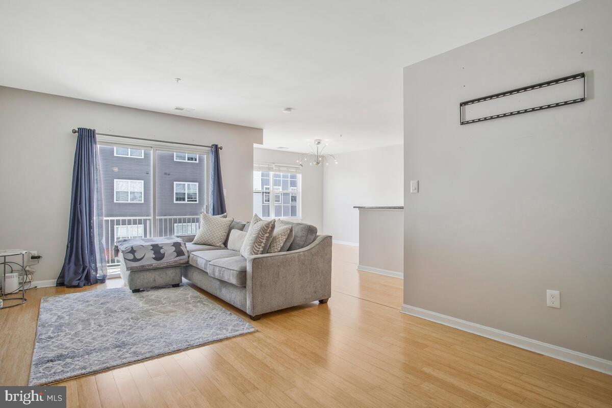 SEVEN OAKS - Residential