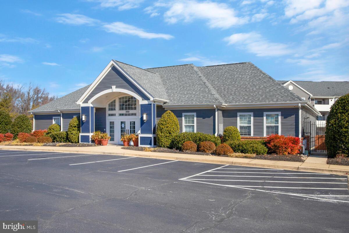 SEVEN OAKS - Residential