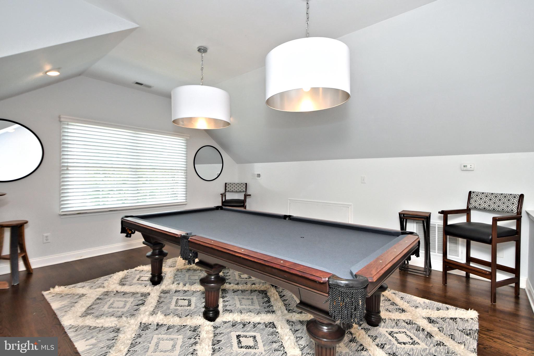 NEWTOWN WALK - Residential