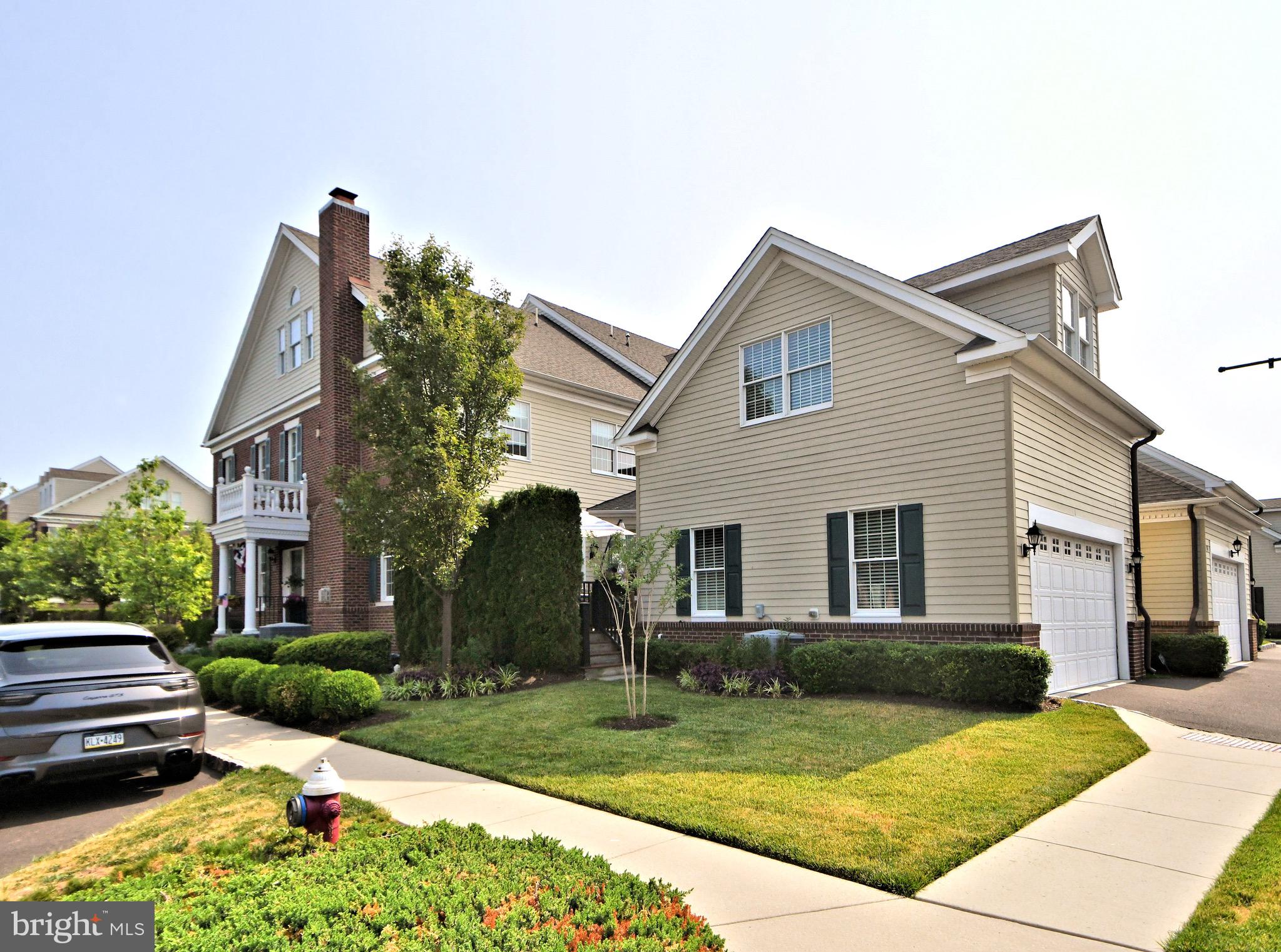 NEWTOWN WALK - Residential