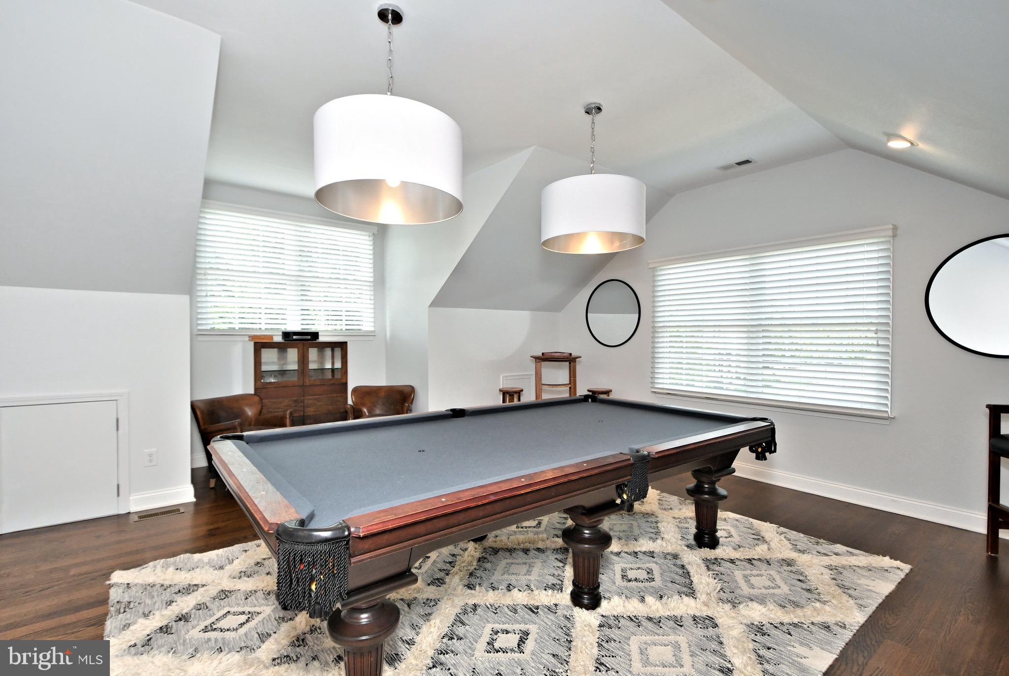 NEWTOWN WALK - Residential