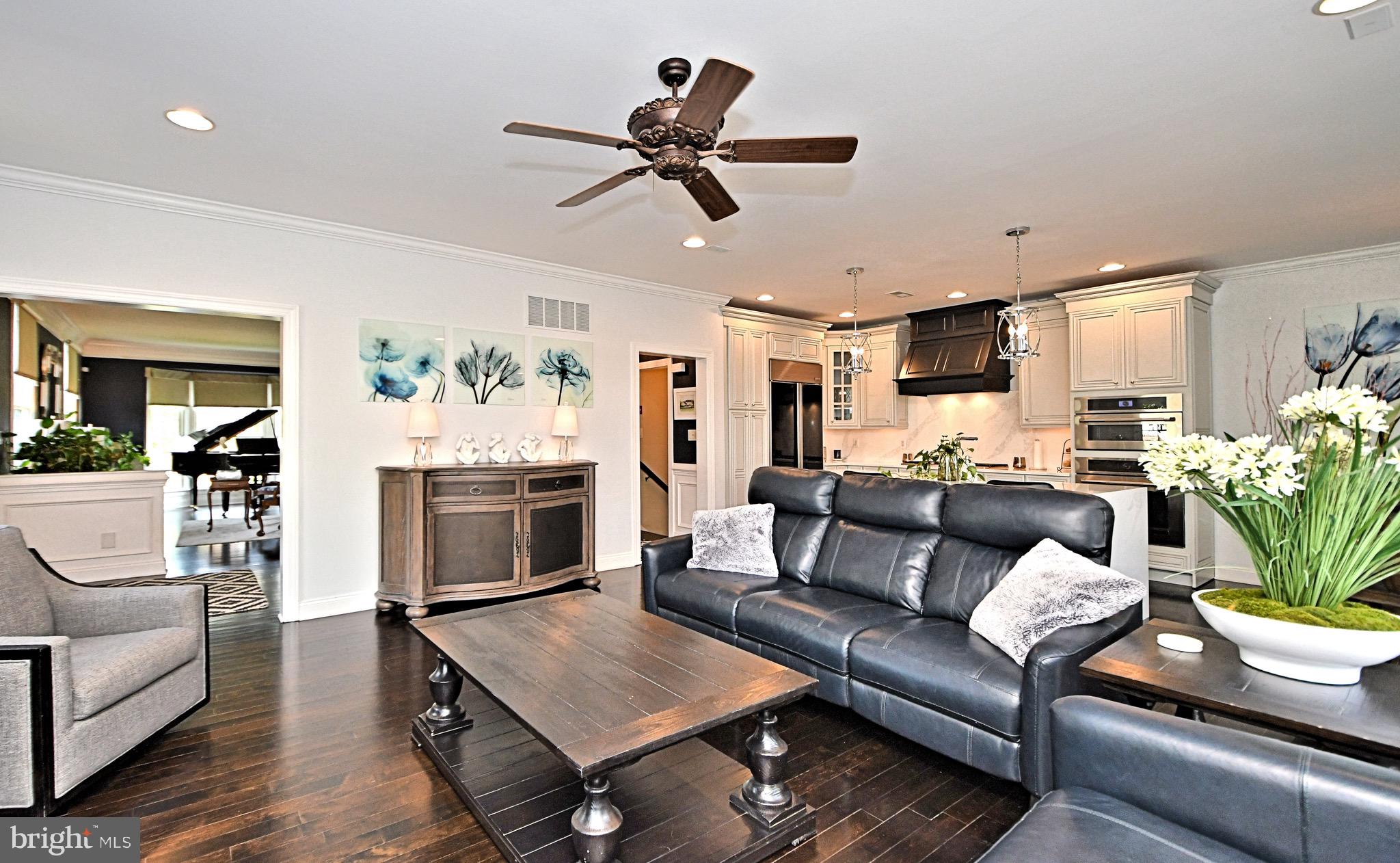 NEWTOWN WALK - Residential