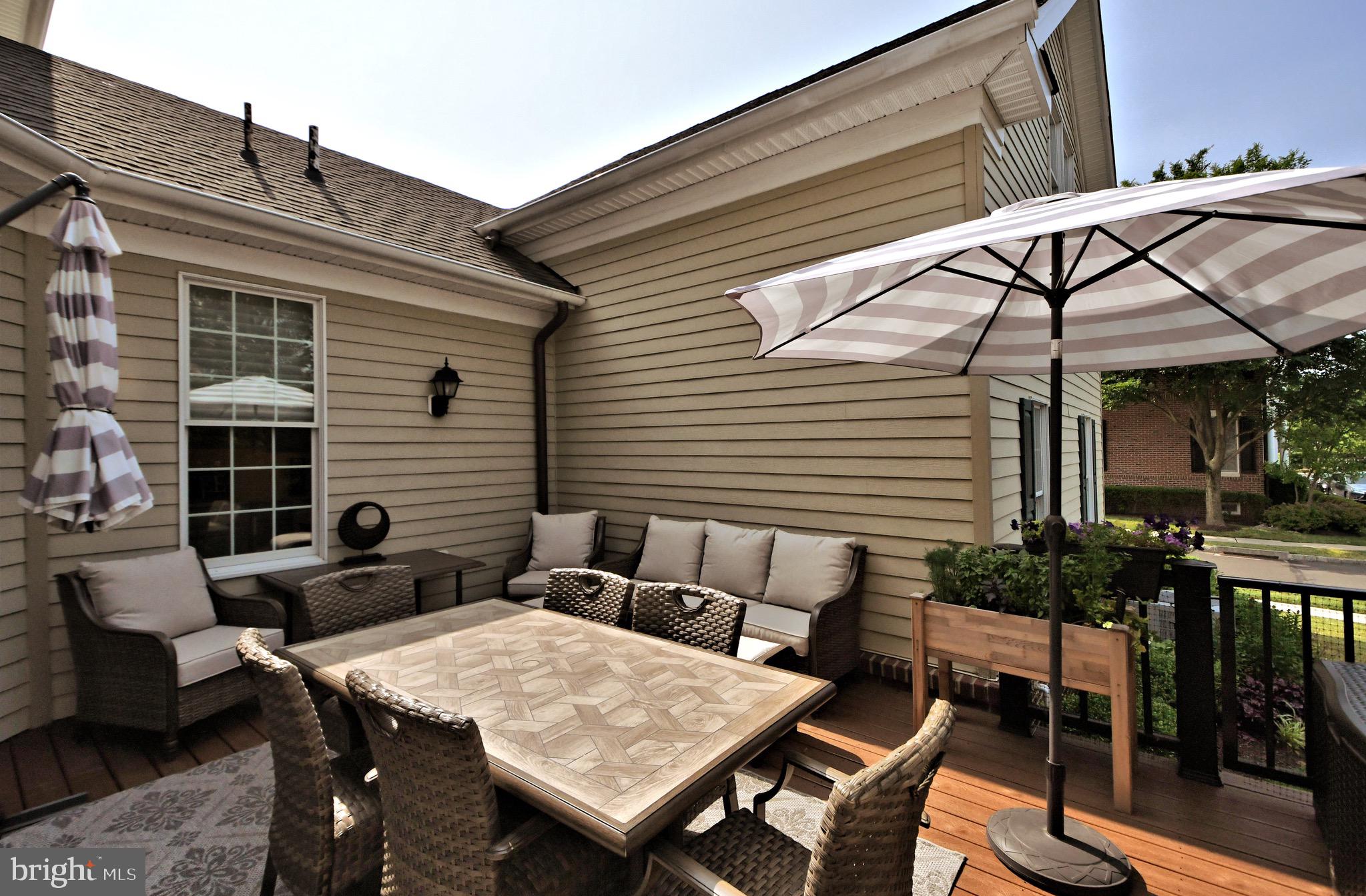 NEWTOWN WALK - Residential