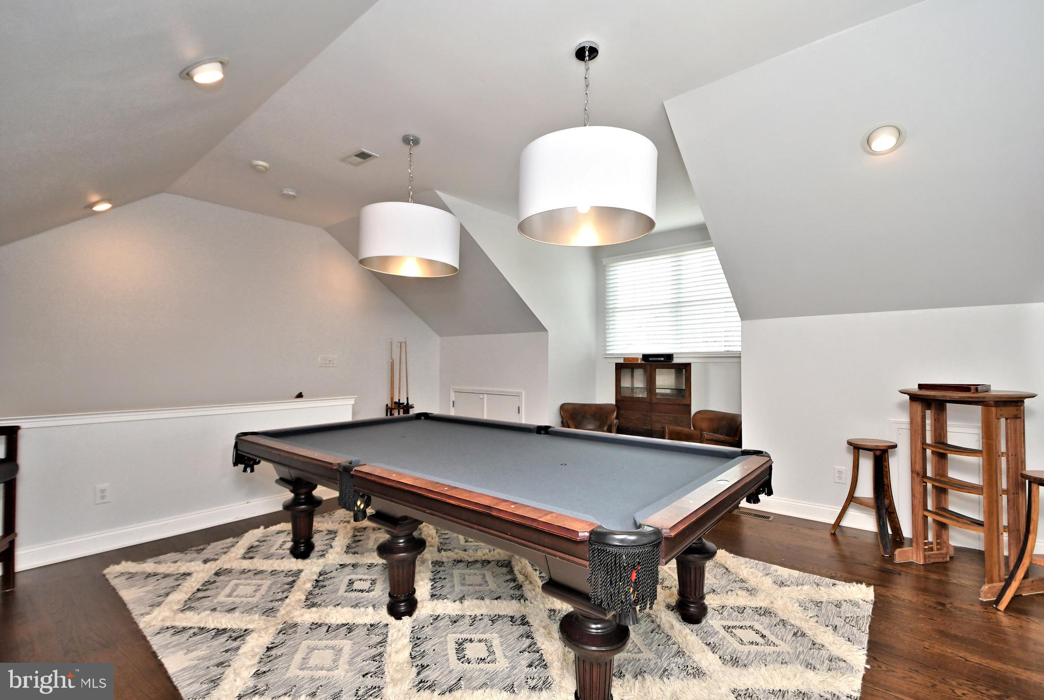 NEWTOWN WALK - Residential