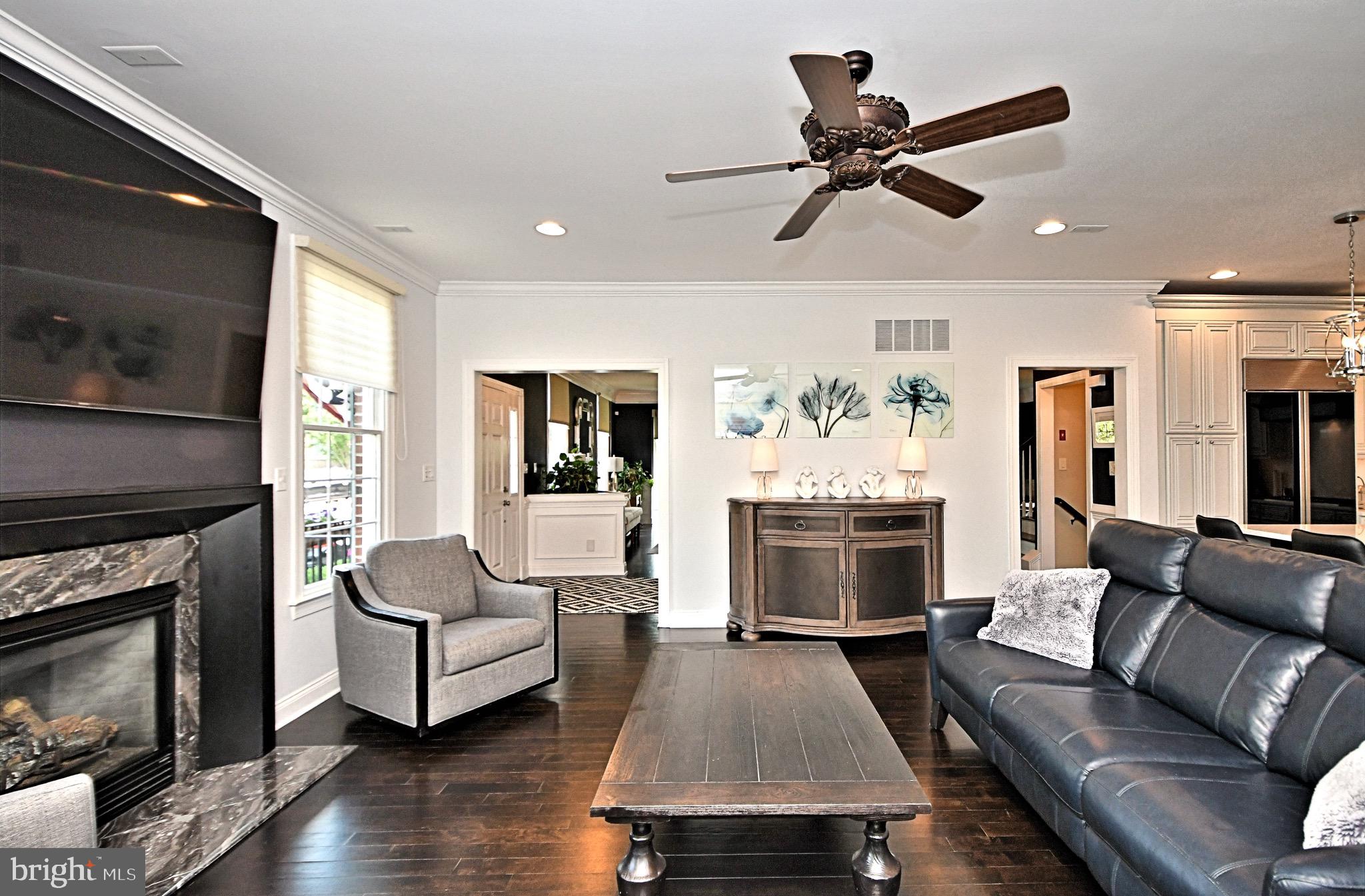 NEWTOWN WALK - Residential