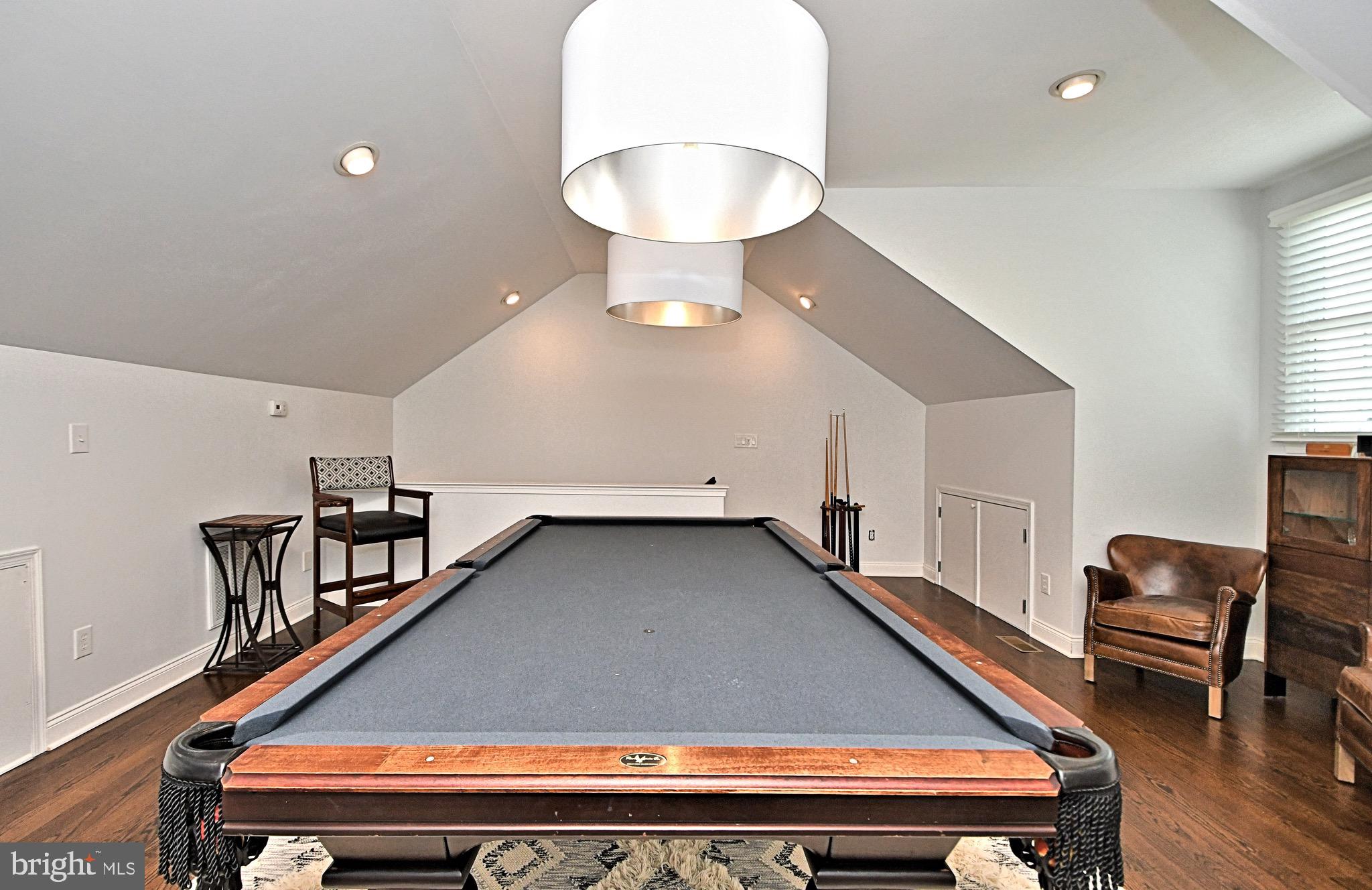 NEWTOWN WALK - Residential