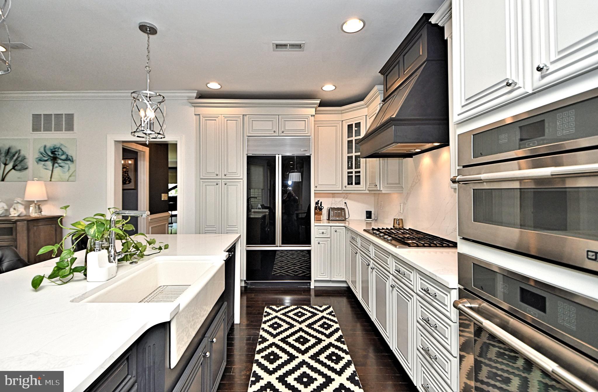 NEWTOWN WALK - Residential