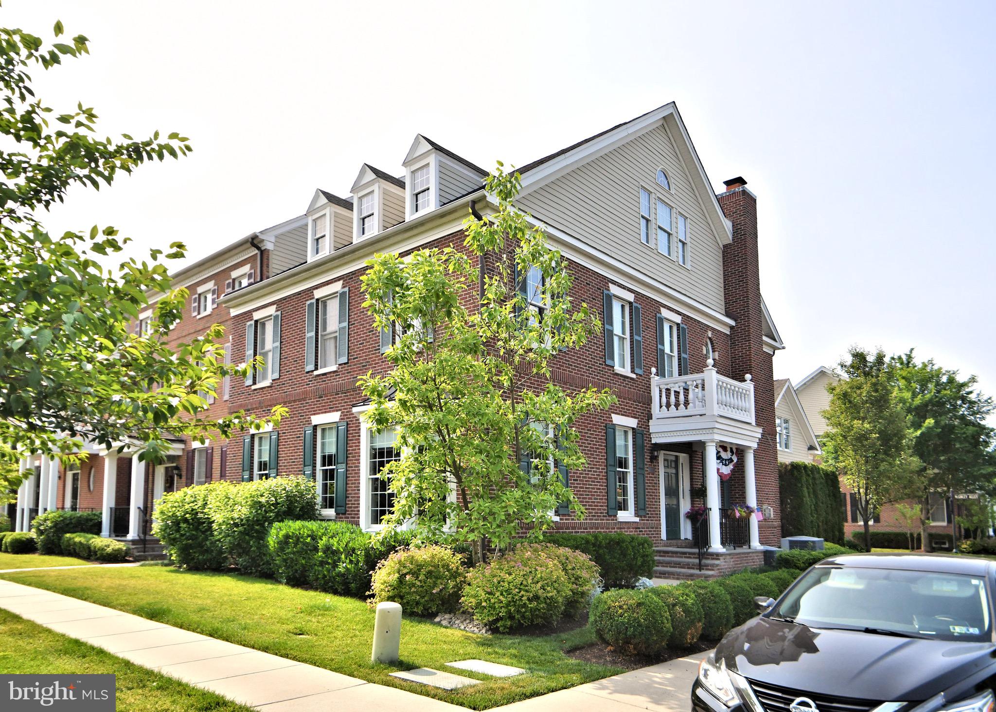 NEWTOWN WALK - Residential