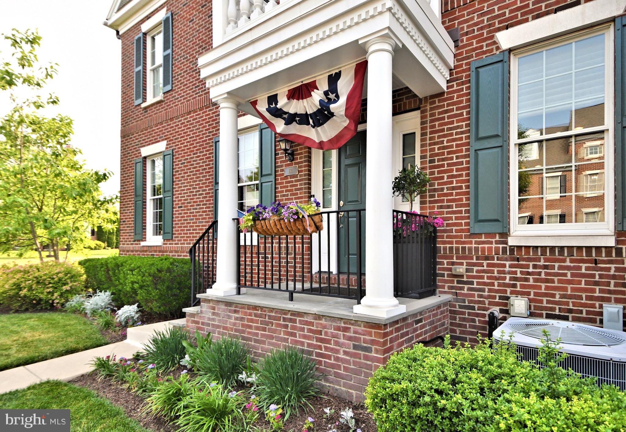 NEWTOWN WALK - Residential