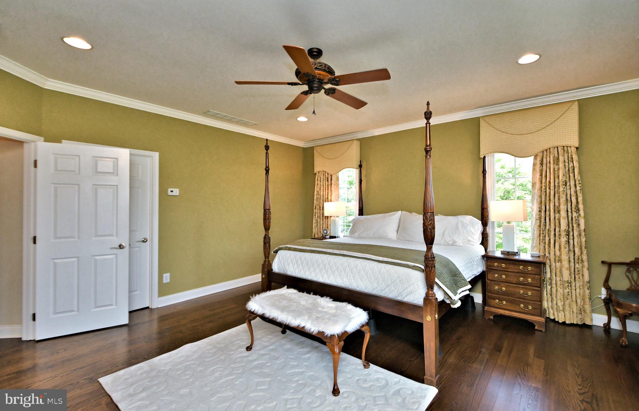 NEWTOWN WALK - Residential